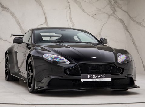 Aston Martin Vantage GT8 1