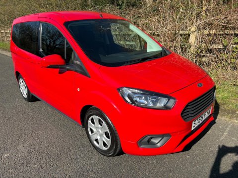 Ford Tourneo Courier ZETEC TDCI 5