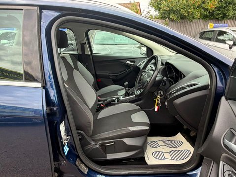 Ford Focus 1.0T EcoBoost Zetec Euro 5 (s/s) 5dr 14