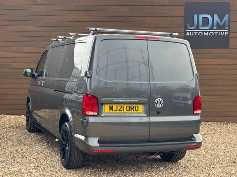 Volkswagen Transporter 2.0 Transporter T30 Highline TDI Semi-Auto 8