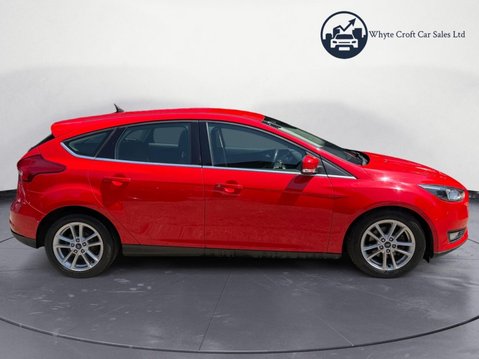 Ford Focus 1.0T EcoBoost Zetec Euro 6 (s/s) 5dr 9