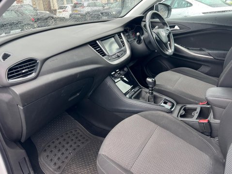 Vauxhall Grandland X 1.2 Turbo SE Euro 6 (s/s) 5dr 23