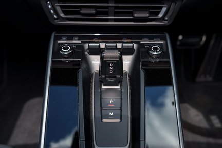 Porsche 911 TURBO S PDK 26