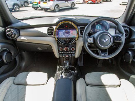 Mini Hatch COOPER EXCLUSIVE