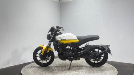 Lexmoto RSS 2024 WATER COOLED 125CC LEARNER BIKE PROJECT SPARES OR REPAIR 4