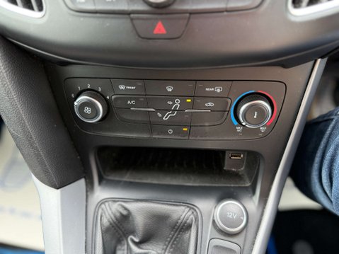 Ford Focus 1.0 Focus Zetec 5dr 70