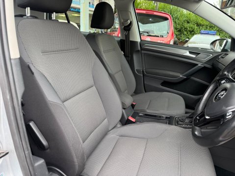 Volkswagen Golf 1.4 TSI BlueMotion Tech SE DSG Euro 5 (s/s) 5dr 18