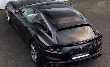 Ferrari GTC4 Lusso 9