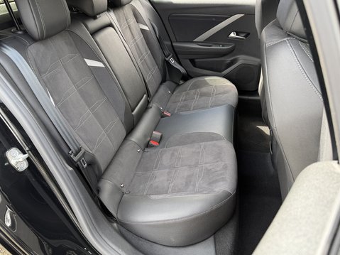 Vauxhall Astra 1.2 Turbo 130 Ultimate 5dr Auto 35