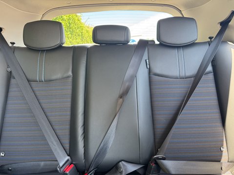 Nissan LEAF N-Connecta Hatchback 5dr Electric Auto (150 ps) 11