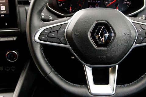 Renault Clio ICONIC TCE 18