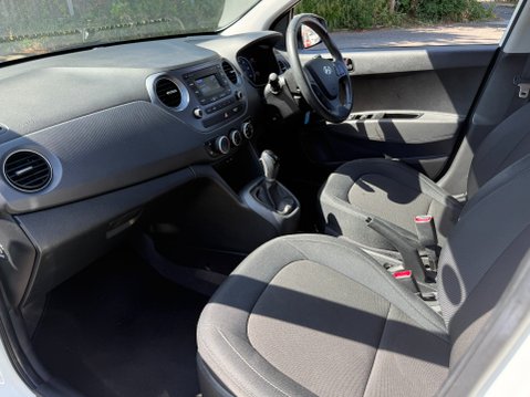 Hyundai i10 SE AUTOMATIC 17