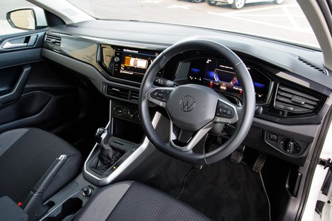 Volkswagen Polo LIFE TSI 4