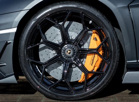 Lamborghini Aventador SVJ LP 770-4 12