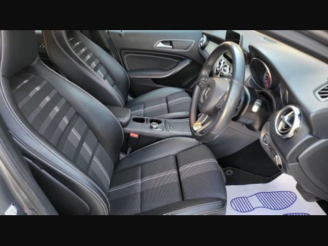 Mercedes-Benz GLA GLA 180 URBAN EDITION 15