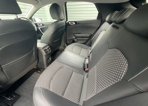 Kia Xceed 3 14