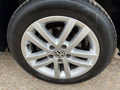 Volkswagen Touran SE TDI 21