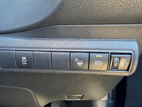 Toyota Corolla 1.8 VVT-h Icon Tech Touring Sports CVT Euro 6 (s/s) 5dr 23