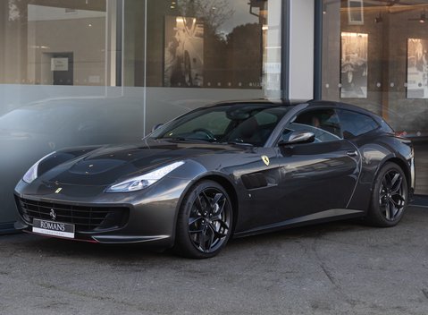 Ferrari GTC4 Lusso T 2
