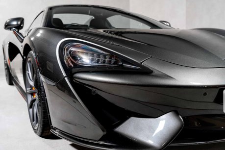 McLaren 570S SPIDER. WARRANTY. FULL MSH. CERAMIC BRAKES. SPORT EXHAUST. FRONT LIFT. B&O 29