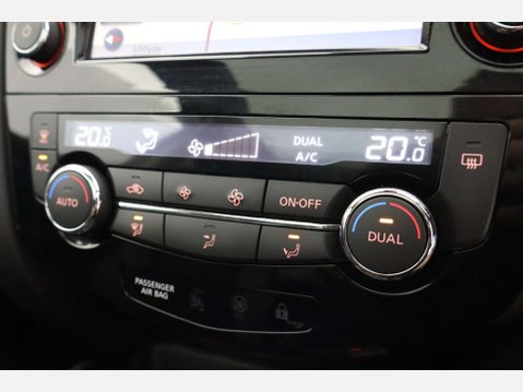 Nissan Qashqai 1.2 Qashqai N-Connecta DiG-T 5dr 44