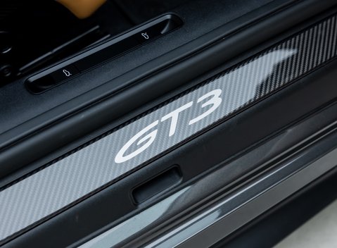 Porsche 911 GT3 TOURING (992) 25