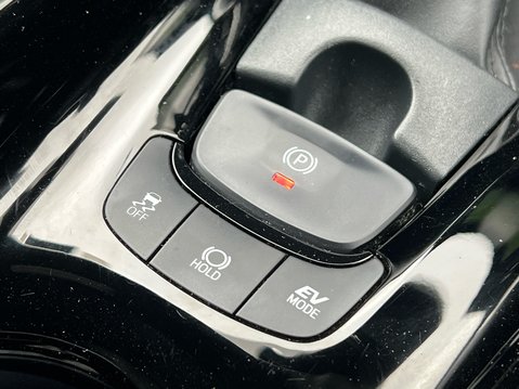 Toyota C-HR DESIGN 27