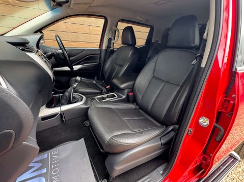 Nissan Navara 2.3 Navara Tekna dCi 4WD 5dr 30