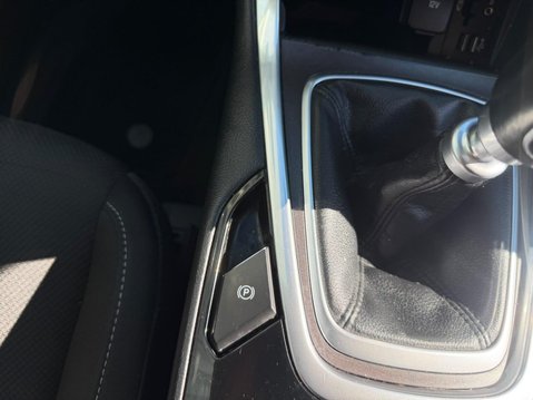 Ford S-Max 2.0 TDCi Titanium Euro 6 (s/s) 5dr 37