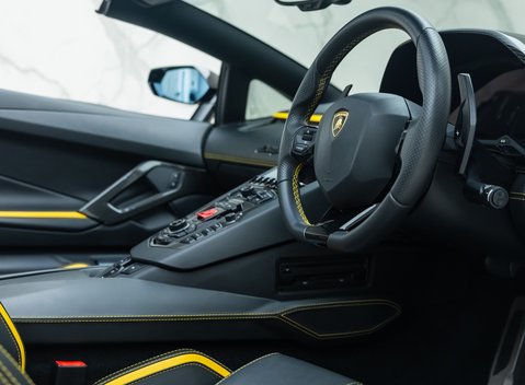 Lamborghini Aventador S LP 740-4 ROADSTER 17