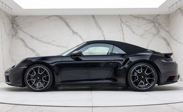 Porsche 911 Turbo S Cabriolet (992) 7