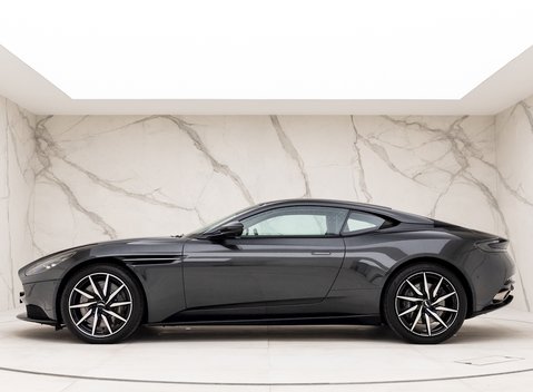 Aston Martin DB11 V8 2