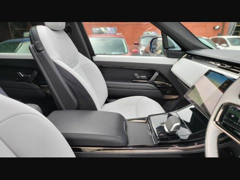 Land Rover Range Rover Sport AUTOBIOGRAPHY 17