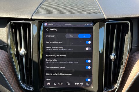 Volvo XC60 RECHARGE T8 ULTIMATE DARK AWD -PLUG IN HYBRID - VAT Q -PAN ROOF  58