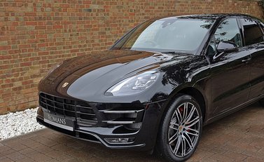 Porsche Macan Turbo Performance Package 10
