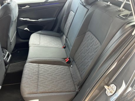 Volkswagen Golf LIFE ETSI DSG 12