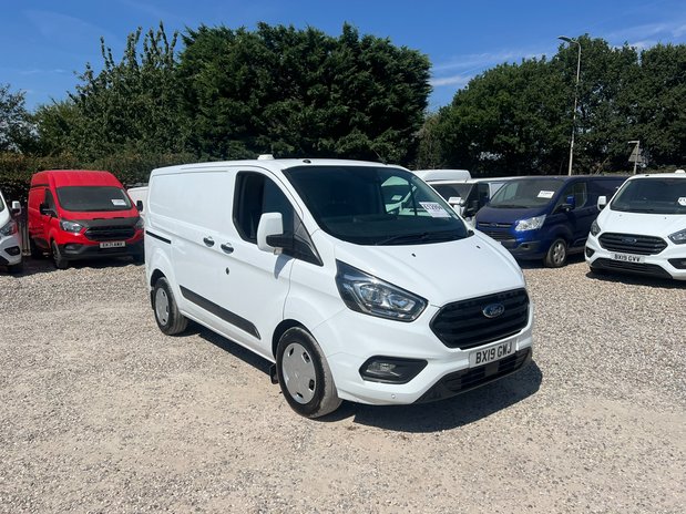 Ford Transit Custom AUTO SWB L1H1 Low Roof Trend Air Con Sensors Tow Bar EURO 6 NO VAT 4