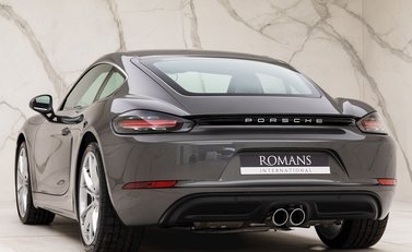 Porsche 718 Cayman 3