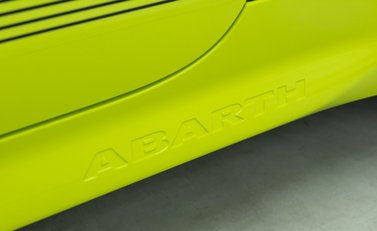 Abarth 500e Scorpionissima 36