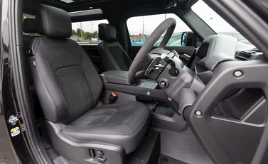 Land Rover Defender V8 12