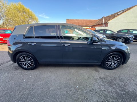 Volkswagen Golf SE TSI EVO 3