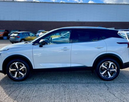 Nissan Qashqai 1.3 Qashqai N-Connecta DiG-T MHEV 5dr 11