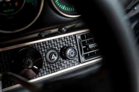 Porsche 911 SINGER 911 SUSSEX COMMISSION. INFORMATION COMING SOON. 42