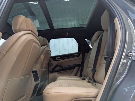 Porsche Cayenne 3.0 Cayenne V6 Auto 4WD 5dr 66