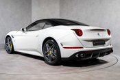 Ferrari California T. MAGNERIDE SUSPENSION. BESPOKE INTERIOR. TWO-TONE BODYWORK. CARPLAY. 11