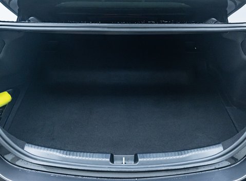 Mercedes-Benz C63 AMG S E NIGHT EDITION PREMIUM PLUS 44