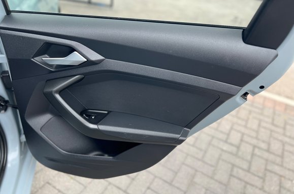 Audi A1 SPORTBACK 1.0 TFSI TECHNIK 28