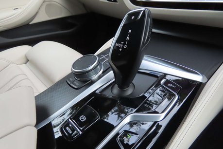 BMW 5 Series 2.0 530e 12kWh M Sport Touring 5dr Petrol Plug-in Hybrid Steptronic Euro 6 13