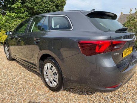 Toyota Avensis 1.6 D-4D Active Touring Sports Euro 6 (s/s) 5dr 10