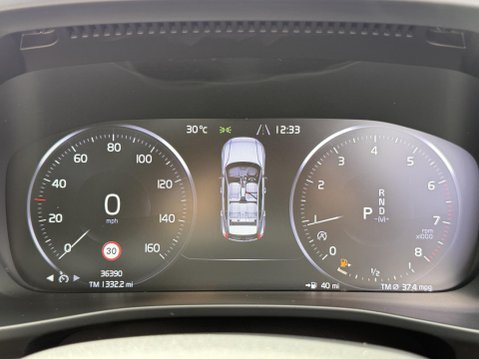 Volvo XC40 1.5 T3 Inscription SUV 5dr Petrol Auto Euro 6 (s/s) (163 ps) 39